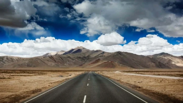 Manali vs Leh Ladakh travel guide