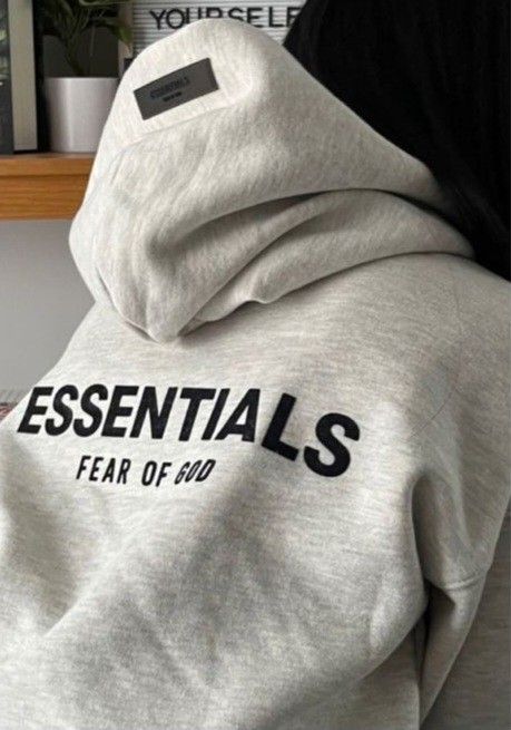 Essentials-Hoodie